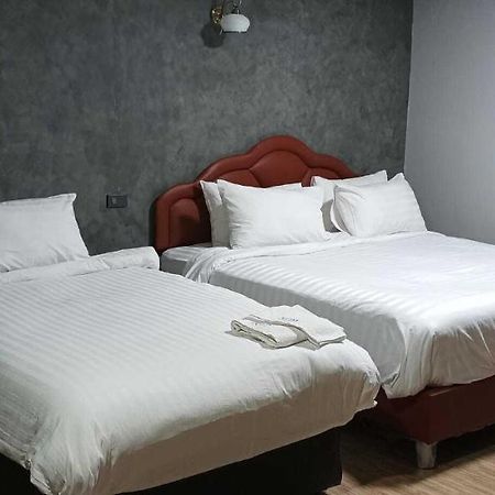 Kun Hotel Nakhonratchasima Buitenkant foto