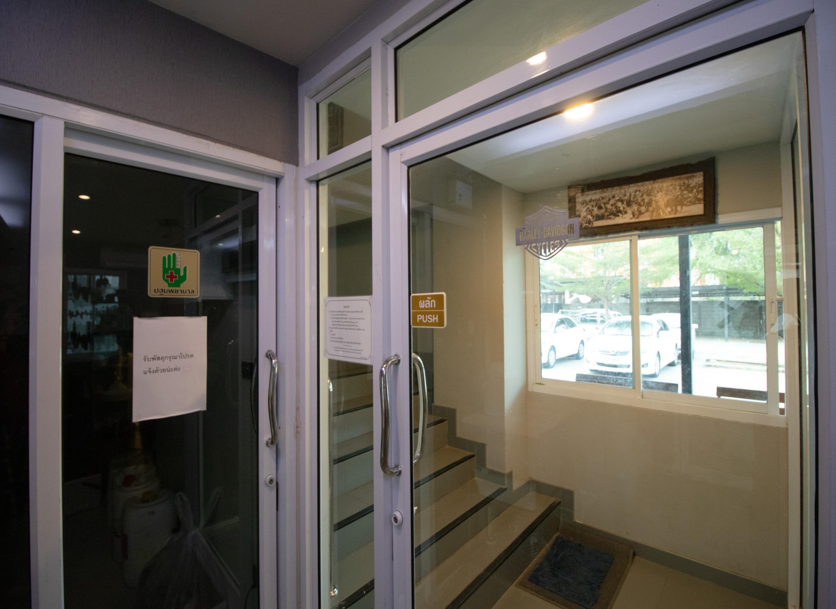 Kun Hotel Nakhonratchasima Buitenkant foto