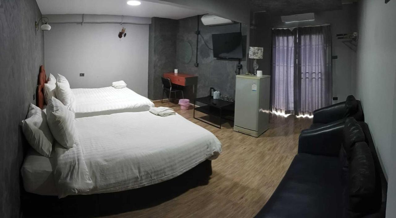 Kun Hotel Nakhonratchasima Buitenkant foto